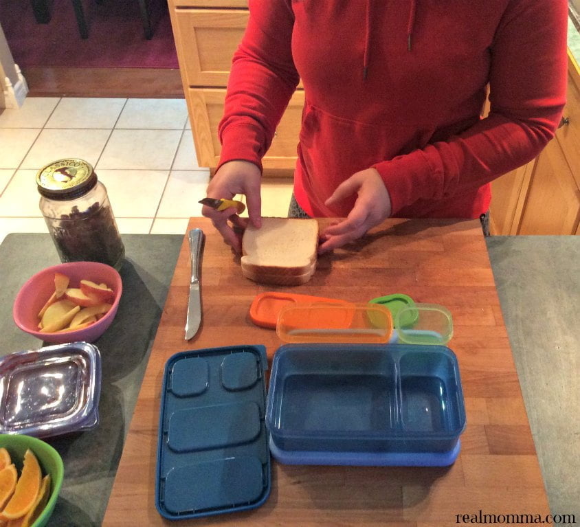 Packing Lunch with Rubbermaid LunchBlox