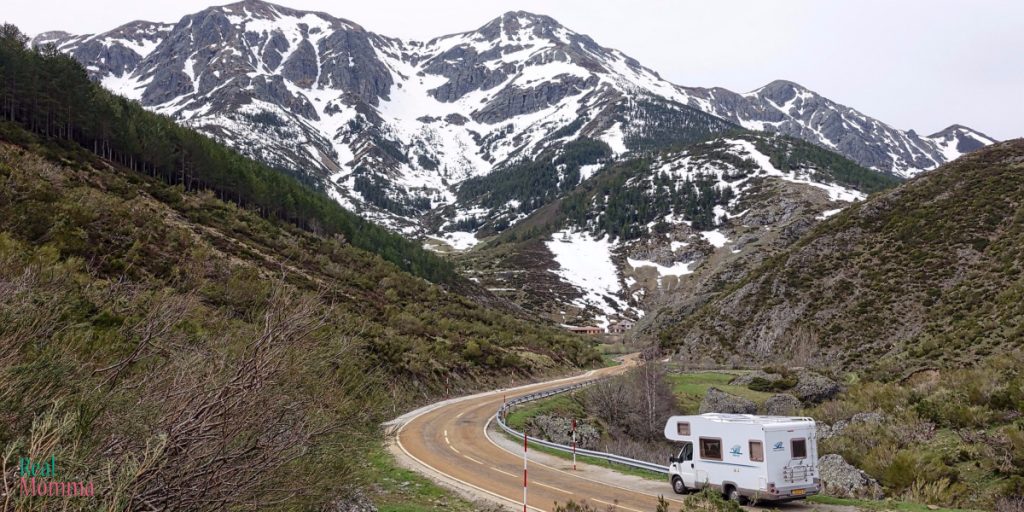 Top Strategies To Save Money On Your Family’s RV Trip